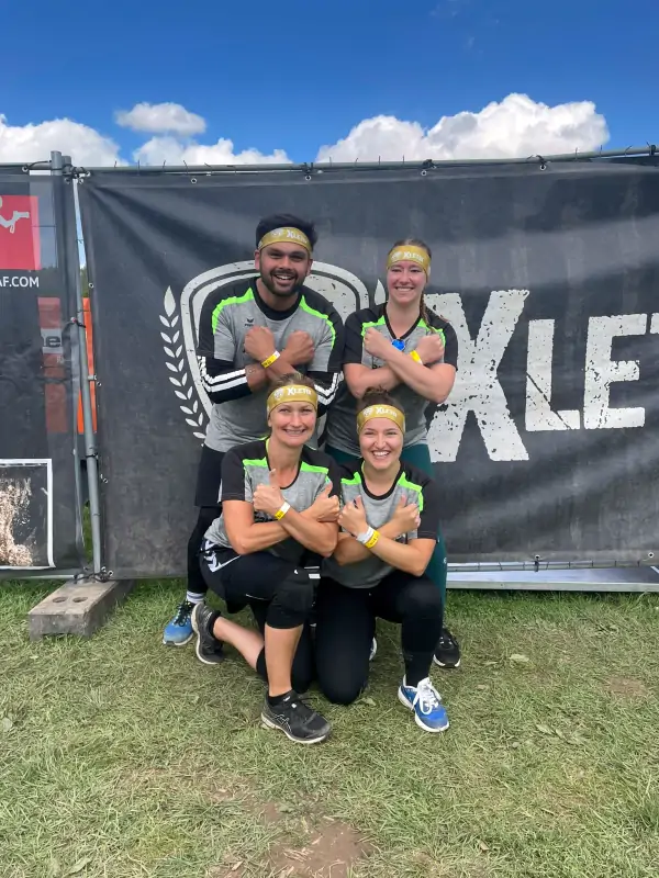 TransTecBau-Team in Aktion bei der Xletix-Challenge: Gemeinsam überwinden wir jedes Hindernis